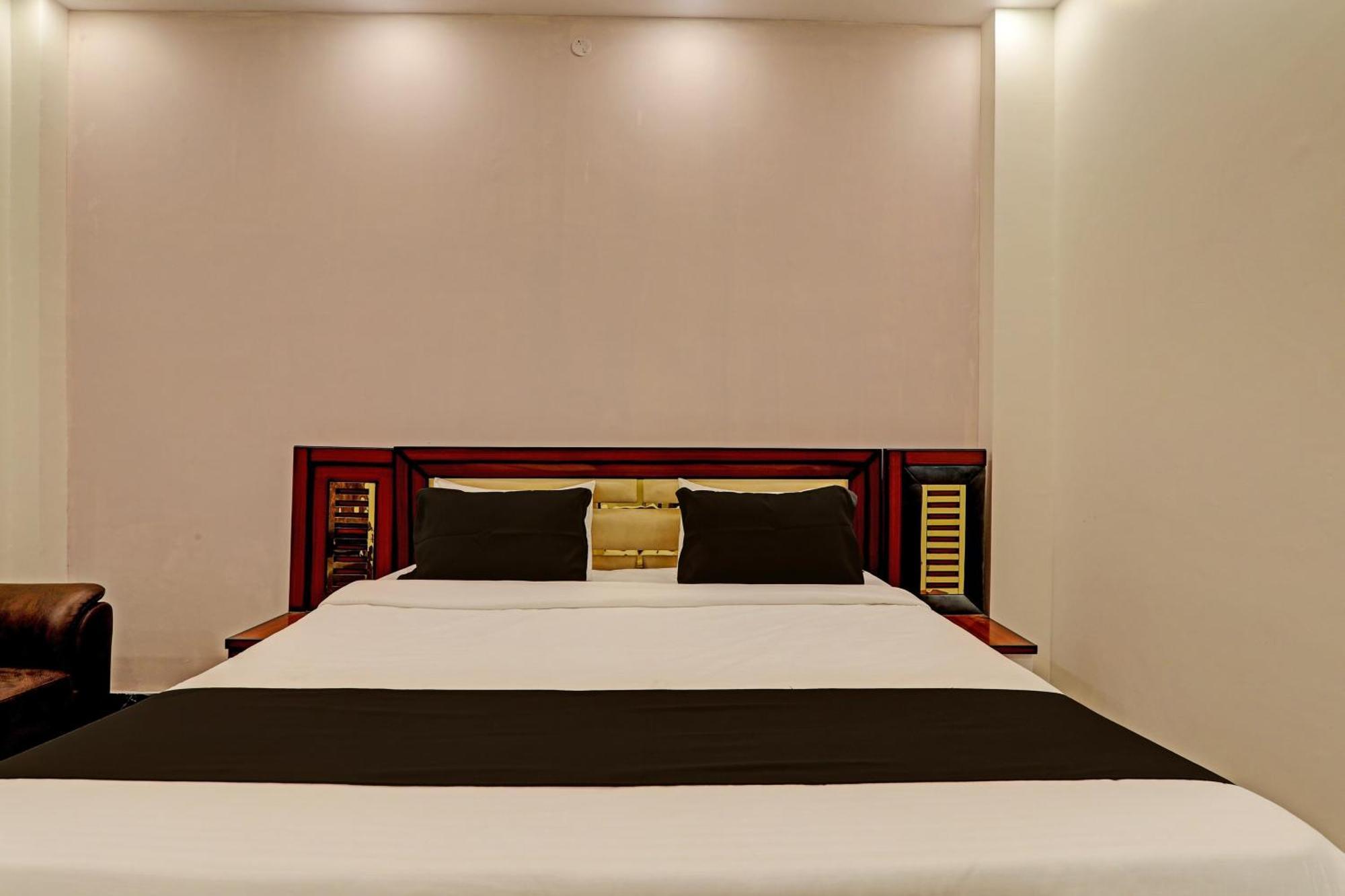Hotel O Awadh International Bela Pratapgarh Kültér fotó