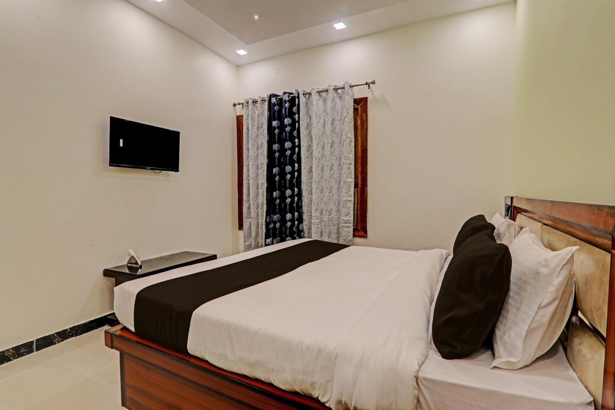 Hotel O Awadh International Bela Pratapgarh Kültér fotó