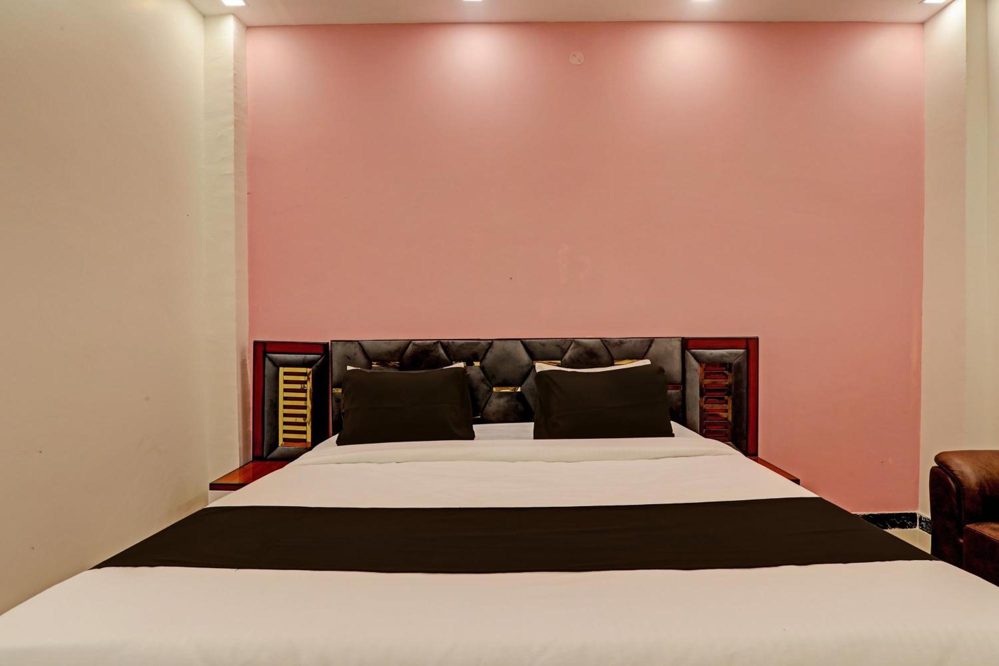 Hotel O Awadh International Bela Pratapgarh Kültér fotó