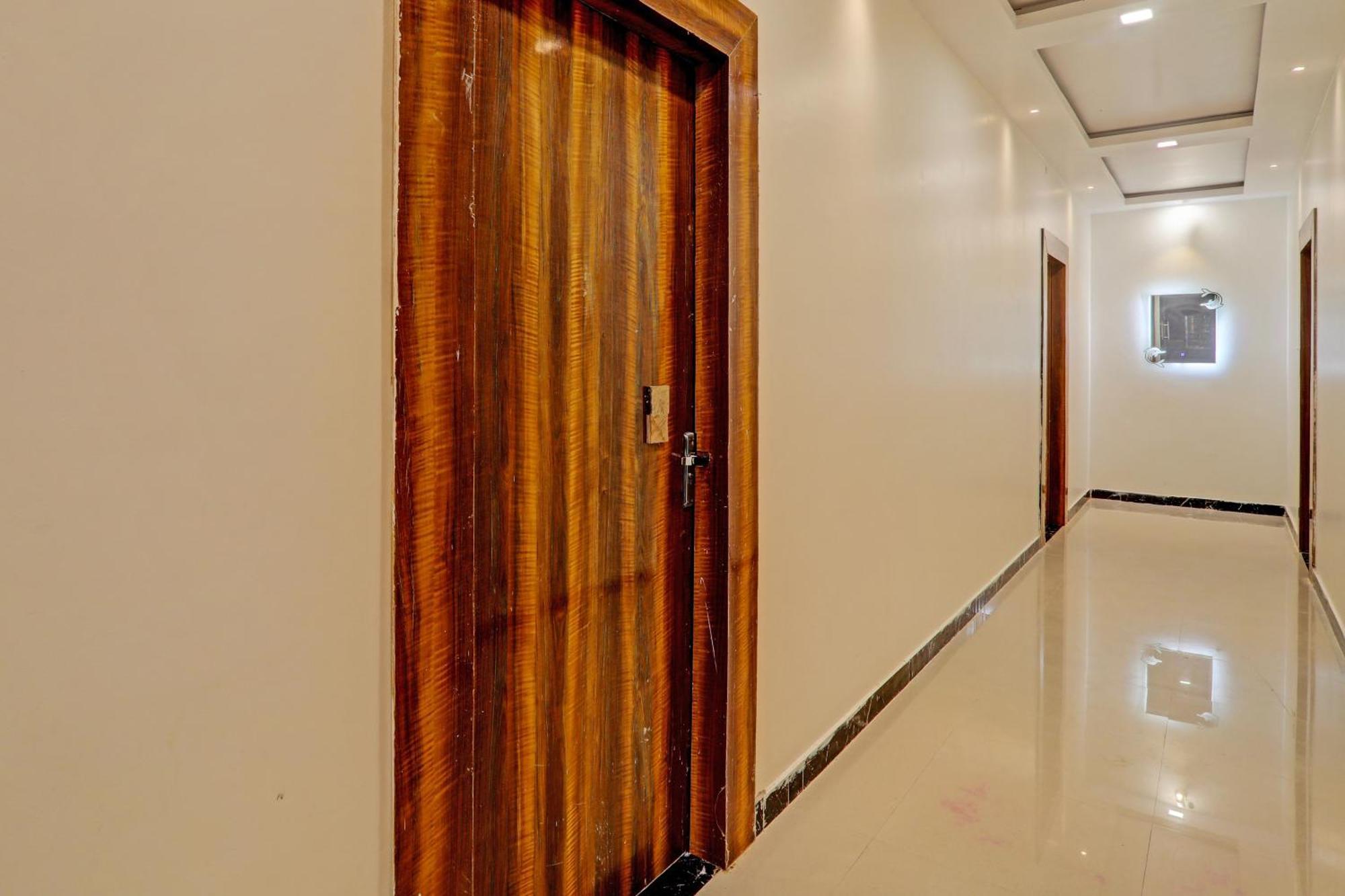 Hotel O Awadh International Bela Pratapgarh Kültér fotó