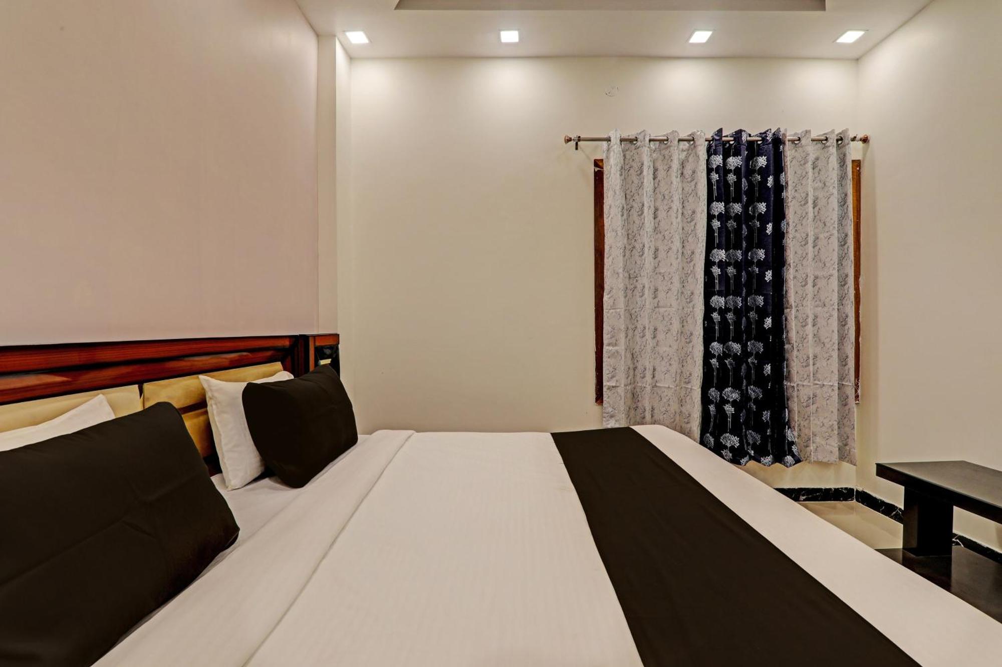 Hotel O Awadh International Bela Pratapgarh Kültér fotó